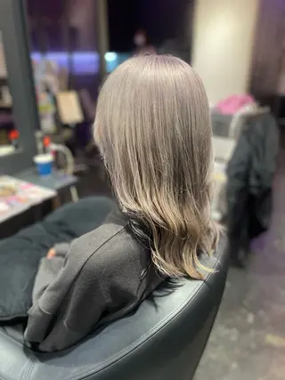 セミロング カラー 平井 海冬のヘアスタイル