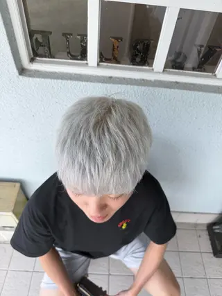 カラー メンズ Y'sBlue丸亀店所属・カラー大好き🌈 カットモデル募集中のヘアスタイル