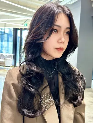 ロング 岸本 理希のヘアスタイル