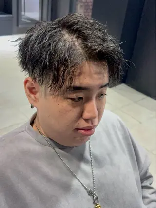 ショート パーマ メンズ 【フェザーパーマ】 【縮毛矯正】鶴田文のヘアスタイル