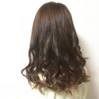 セミロング カラー cher. 新井瑞希のヘアスタイル