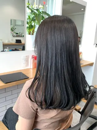 セミロング レイヤーカット/ 艶カラー/RYOMAのヘアスタイル