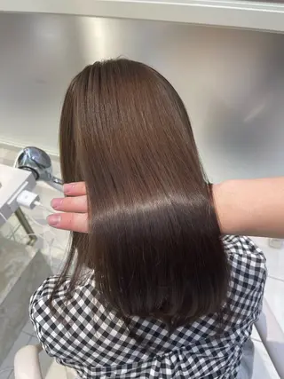 セミロング 𝐑𝐞𝐨/透明感 𝐜𝐨𝐥𝐨𝐫のヘアスタイル