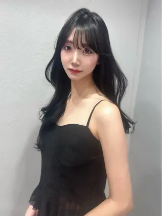 ロング カラー ヘアアレンジ 𝑴𝑶𝑲𝑨 トレンド韓国ヘア🩷のヘアスタイル