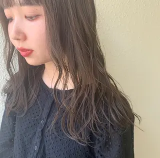 ロング カラー iLi所属・iLi 《イリ》のヘアスタイル