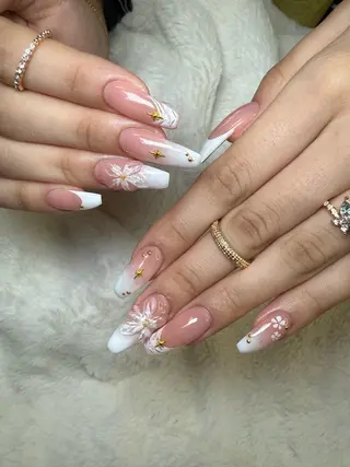 ネイル Bellissima 本厚木店　Likaのネイルデザイン