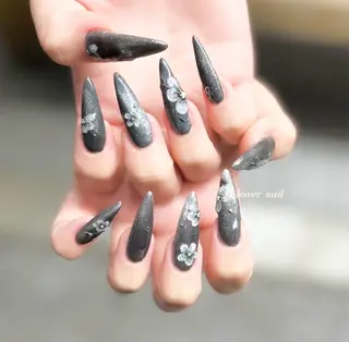 ネイル private salon le'a所属・le'a スタッフのネイルデザイン