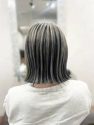 ミディアム _White所属・ＳＨＩ ＺＵのヘアスタイル