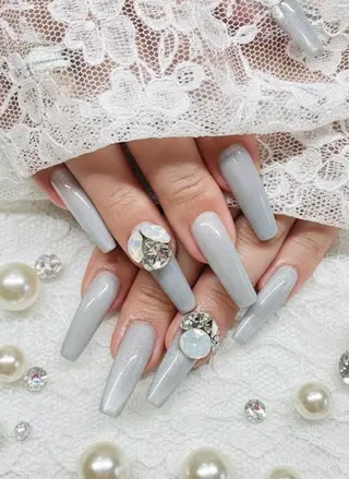 ネイル 24時間営業 UNABOMBAのネイルデザイン