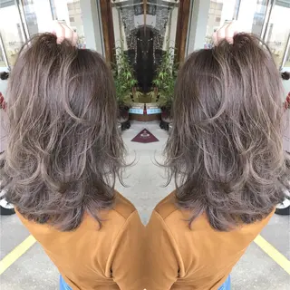 ミディアム カラー grand juteのヘアスタイル