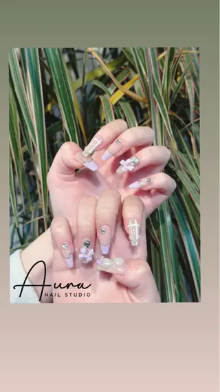 ネイル Aura Nail Studioのネイルデザイン