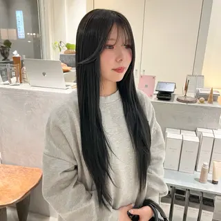 ロング カラー 周東 芽依のヘアスタイル