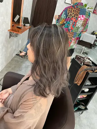 ミディアム andKおもろまち店 艶ダブルカラー✨のヘアスタイル