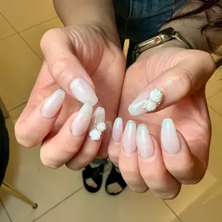 ネイル ATELIERHARLOW所属・nailist MOEのネイルデザイン