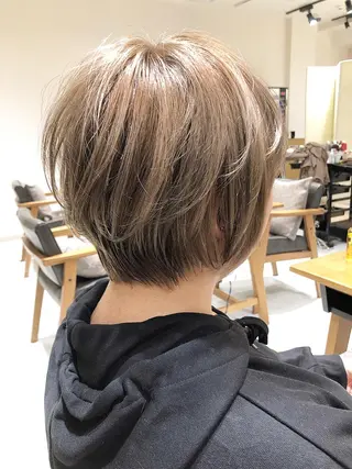 ショート カラー 🌟イメチェン美容師 🌟清水 大輝のヘアスタイル