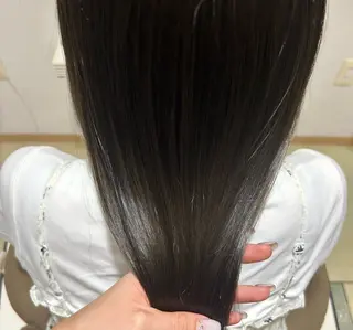 ロング カラー ☘️折戸結菜☘️ ハイトーンカラーのヘアスタイル
