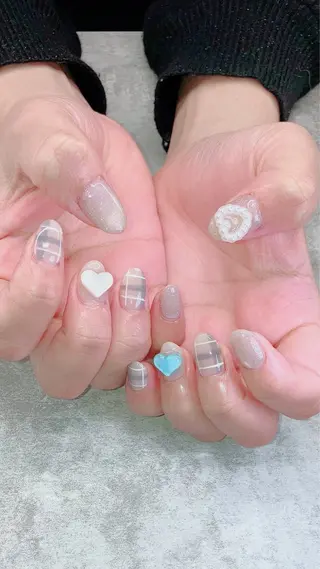 ネイル haleyume所属・shino🌟 痛ネイルのネイルデザイン