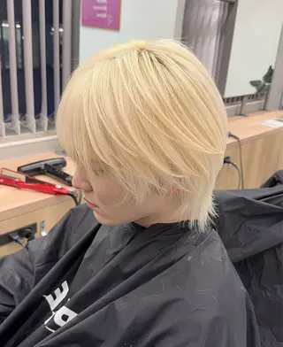 カラー メンズ GOTODAY シェアサロン所属・メンズウルフ🐺/ ブリーチ/MOMOのヘアスタイル