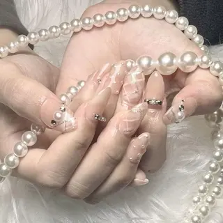 ネイル RAFFINE 月🦋🩵のネイルデザイン