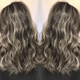 ロング カラー 井上 一平のヘアスタイル