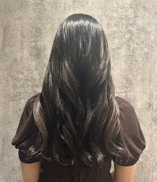 ロング カラー 太田 鈴佳のヘアスタイル