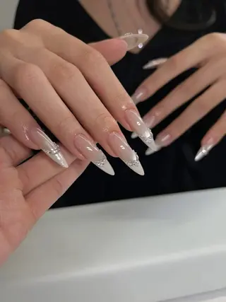 ネイル T. Leeのネイルデザイン