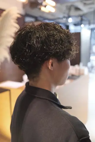 ミディアム パーマ メンズ カットモデル募集 /ハナオカユウキのヘアスタイル