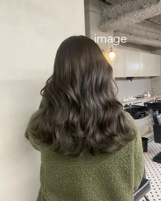 パーマ Airi 韓国y2k レイヤーカットのヘアスタイル