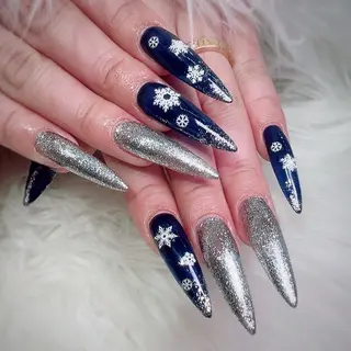 ネイル hair&nail ROOTS所属・ﾍｱﾒｲｸ&ﾈｲﾙ ♥️Azuのネイルデザイン