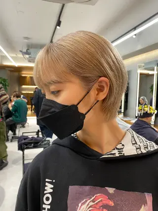 ショート カラー センターパート/ 暖色カラーayuのヘアスタイル