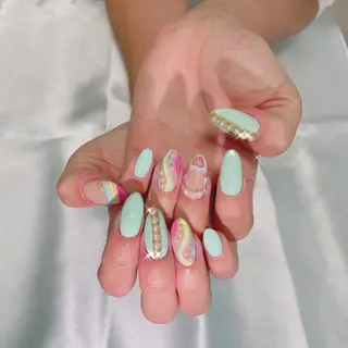 ネイル VIERU 🌈🎀💖のネイルデザイン