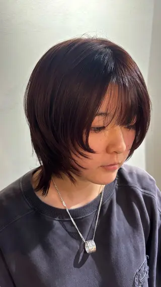 カラー 🌷花屋併設🌷 岡本明日実のヘアスタイル