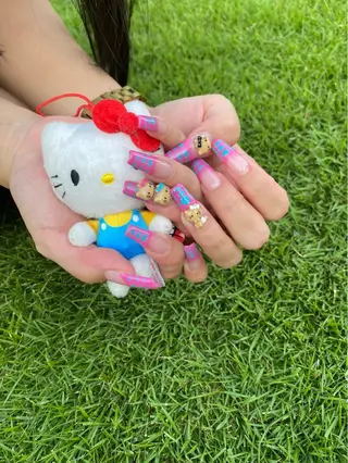 ネイル GO TODAY シェアサロン 渋谷Amiu店所属・渋谷ネイル🎀 y2k/海外ネイルのネイルデザイン