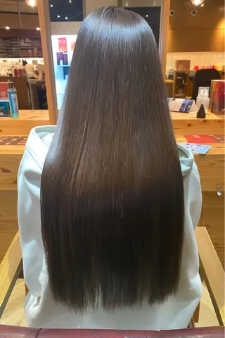 ロング Tsuyoshi 【Rosso】のヘアスタイル