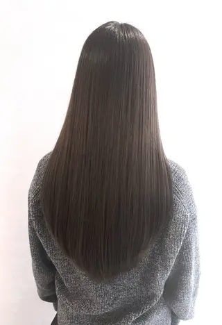 ロング 髪質改善 上品艶感カラーのヘアスタイル