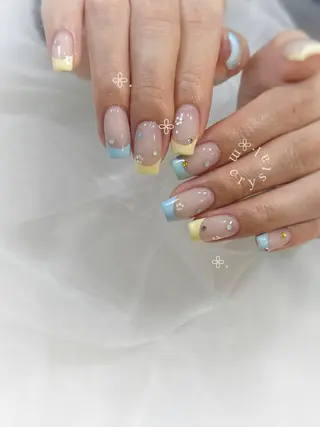 ミディアム Nailsalon M-crystalのネイルデザイン