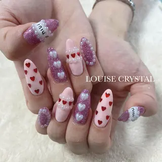 ネイル LOUISE CRYSTALのネイルデザイン