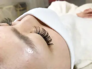 マツエク・マツパ By color EYE&NAIL所属・By color EYE【BEE】のマツエク・マツパデザイン