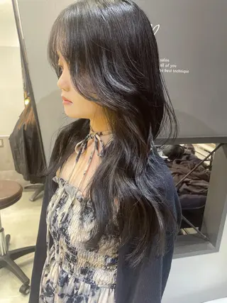 ロング カラー AIRI layer cut hairのヘアスタイル