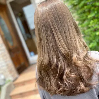 ロング カラー 荒木 ひろかのヘアスタイル