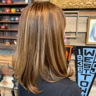 カラー 飯田 ほのかのヘアスタイル