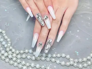 ネイル 🦋 Queenieのネイルデザイン