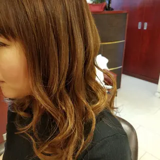 ロング カラー 麻里 杏彩のヘアスタイル