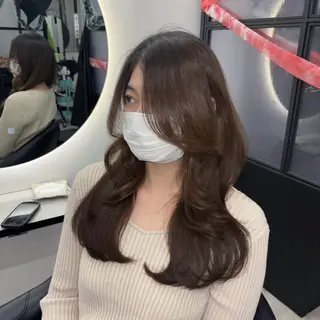 ロング Ren. 🦋デザインカラーのヘアスタイル