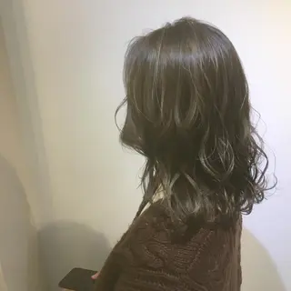 セミロング カラー しのはら まどかのヘアスタイル