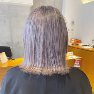 ミディアム カラー ショートヘア💫 ハイトーン西田拓馬のヘアスタイル