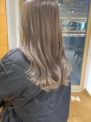 セミロング カラー 齋藤 咲のヘアスタイル