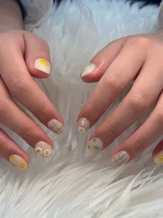 ネイル Loa　salon所属・小畑 寧捺のネイルデザイン