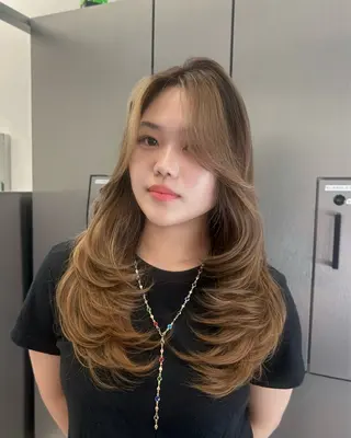 ロング 大人レイヤー/艶美髪 🇺🇸TOMONAのヘアスタイル