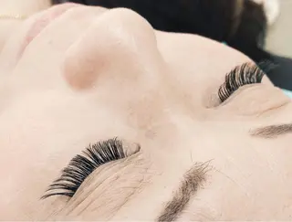 マツエク・マツパ Lavish nailのネイルデザイン